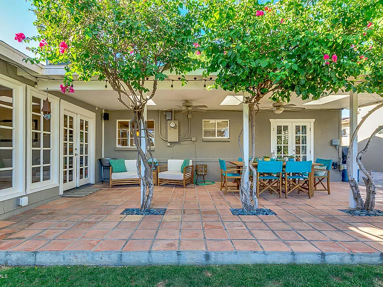 4113 E Minnezona Ave — Photo 22