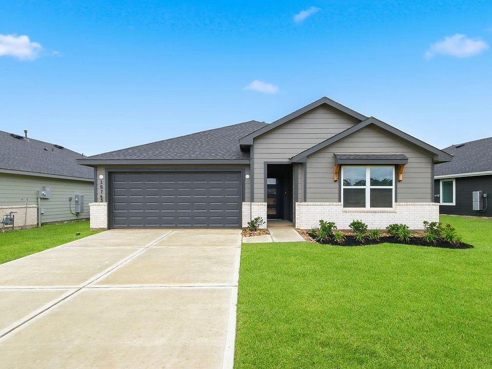 1st image of 15743 Garden Ridge Dr