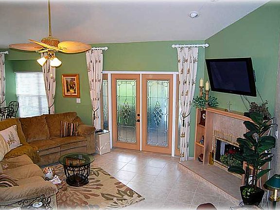 4th image of 609 Segovia Ct NE
