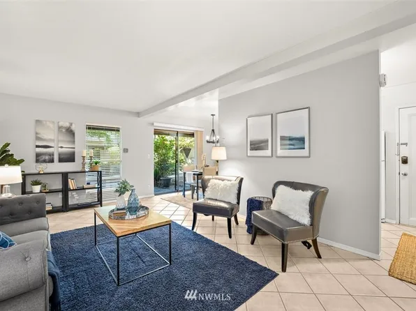 812 100th Ave NE APT 2, Bellevue, WA 98004