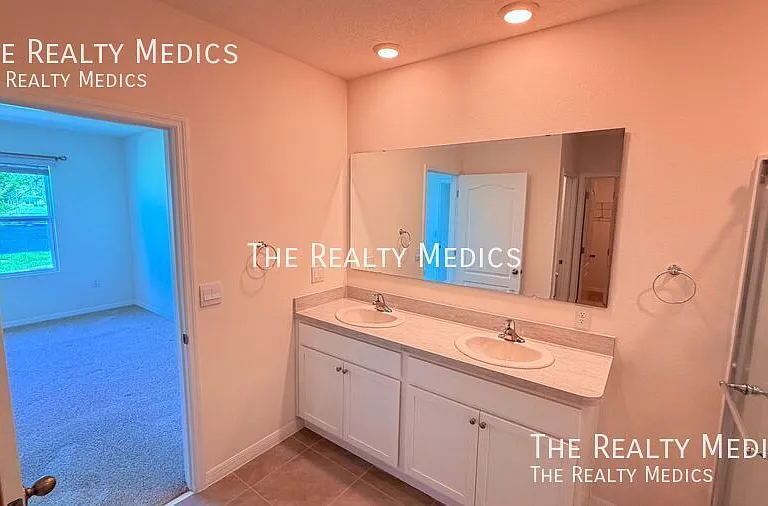 3231 Silas Dr — Photo 16