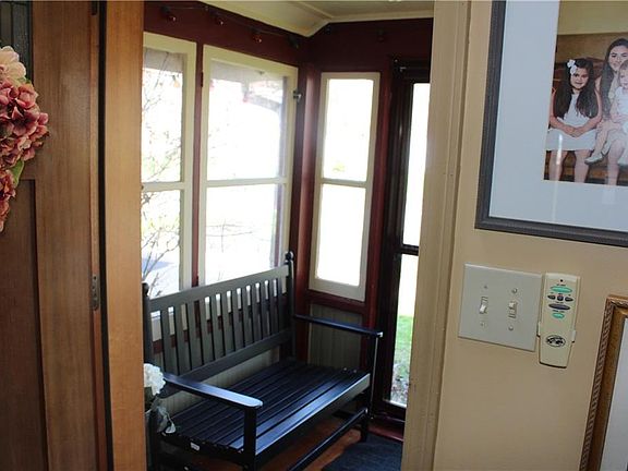 3rd image of 414 Cypress St