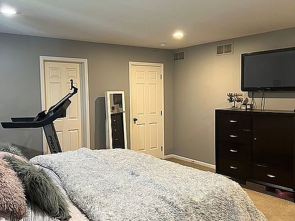 5th image of 8875 Railwood Dr