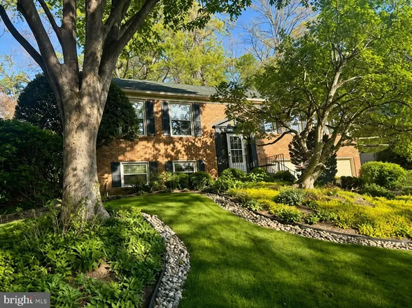 10147 Red Spruce Rd, Fairfax, VA 22032