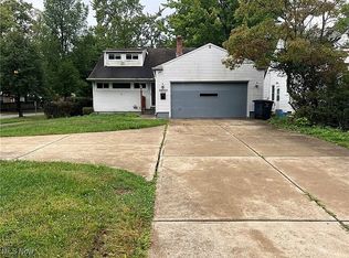 24200 Cedar Rd, Beachwood, OH 44122