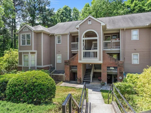 111 Killam Ct APT 2A, Cary, NC 27513