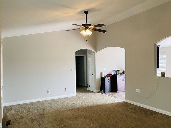 4th image of 443 Saint Paul Ave