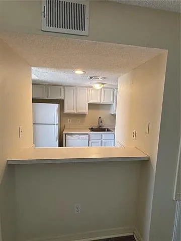 184 Crislaur Ave #E — Photo 5