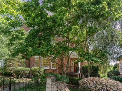 218 W Barbee Chapel Rd, Chapel Hill, NC, 27517