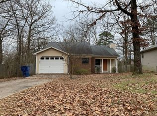 24 Oak Ridge Dr, Maumelle, AR 72113