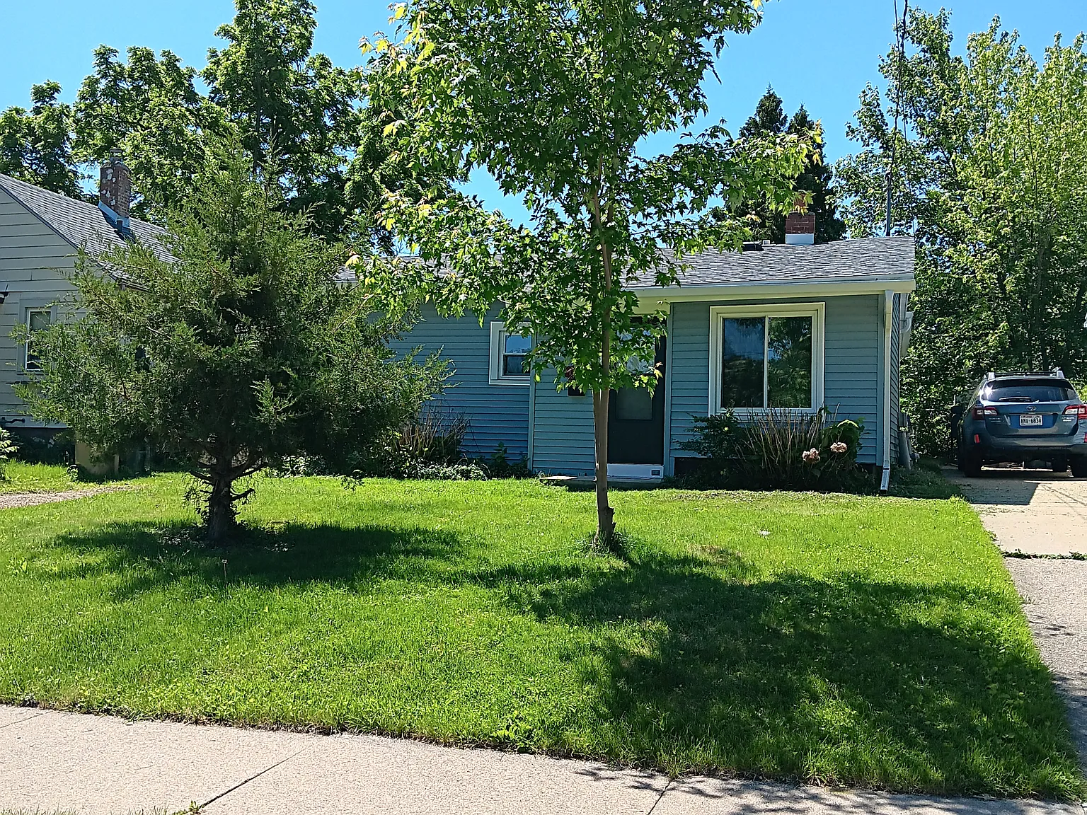 3 bed, 1110 sqft, $2,075 — Photo 3