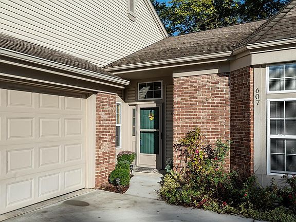 2nd image of 607 E Moss Creek Ct