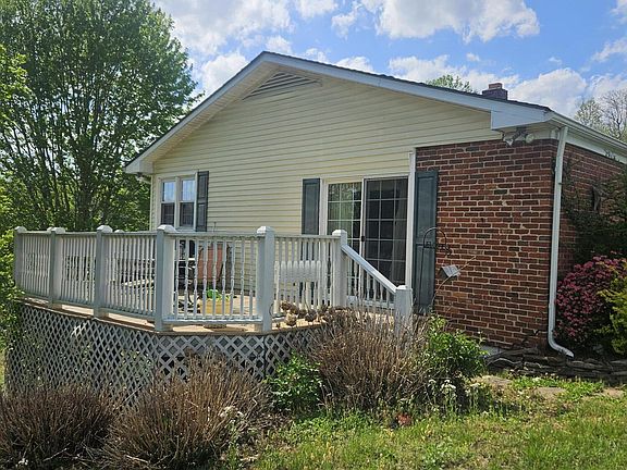 3rd image of 150 Tyrone St
