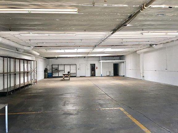 5th image of 5507 York Blvd
