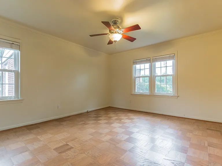 9702 Bellevue Dr — Photo 20