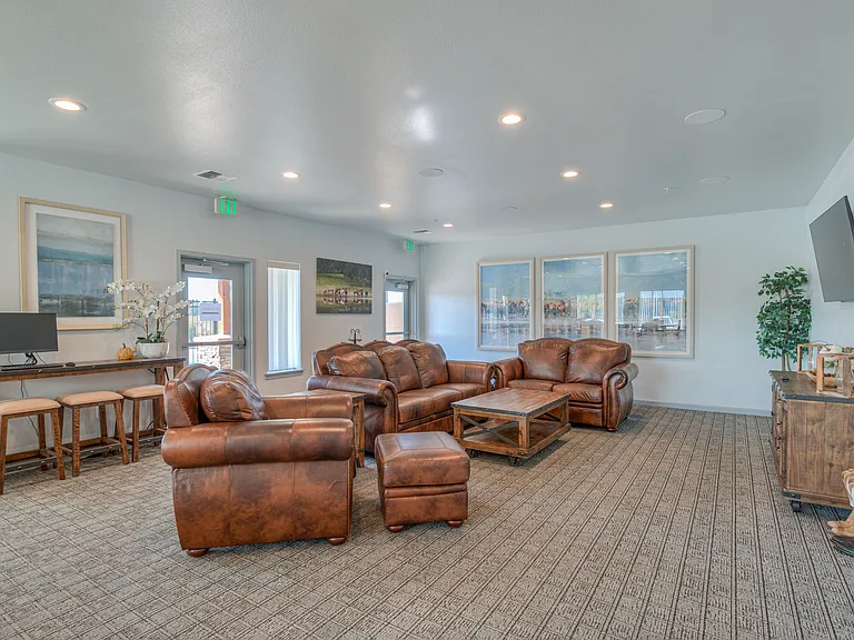 Wild Horse Mesa Apartments — Photo 9
