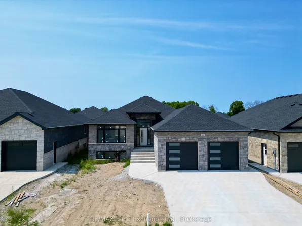 296 Ridge St, Saugeen Shores, ON N0H 2C3