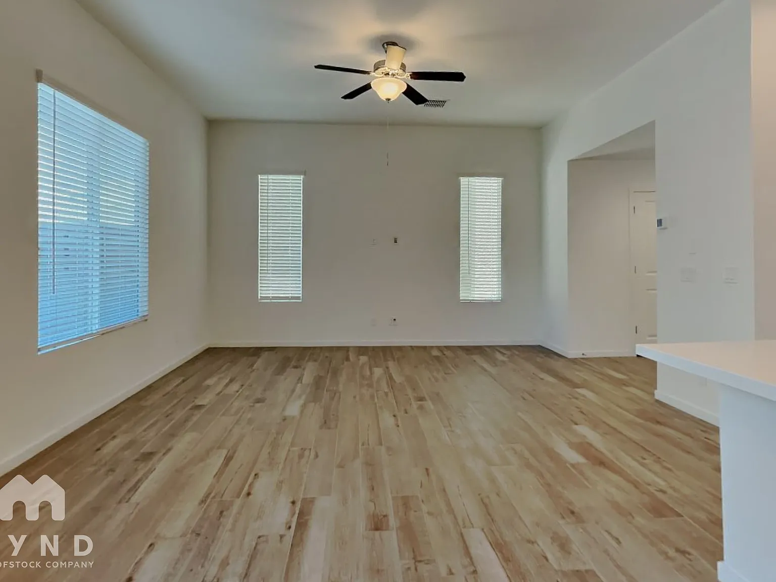 3 bed, 2.5 bath, 1839 sqft, $2,645 — Photo 2