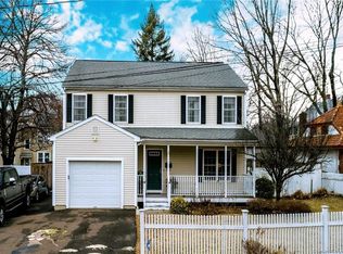 32 Beach Pl, Bridgeport, CT 06604