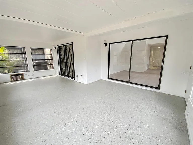 2242 Pinewood Villas Dr — Photo 24