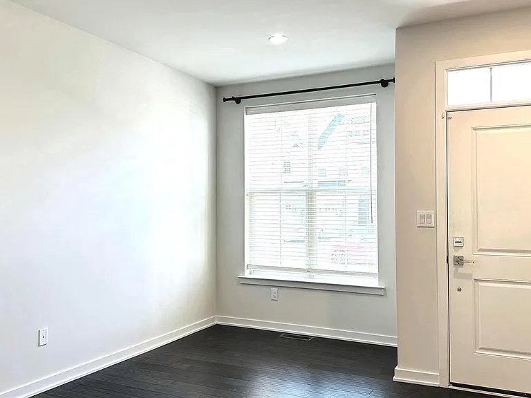 229 Wynstone Ct — Photo 3