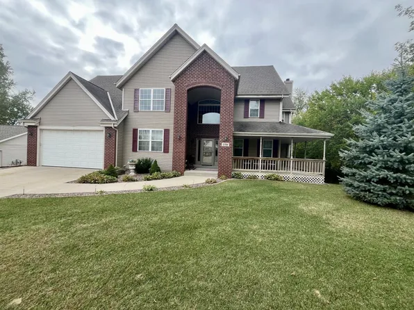 2756 Kingfisher DRIVE, West Bend, WI 53095