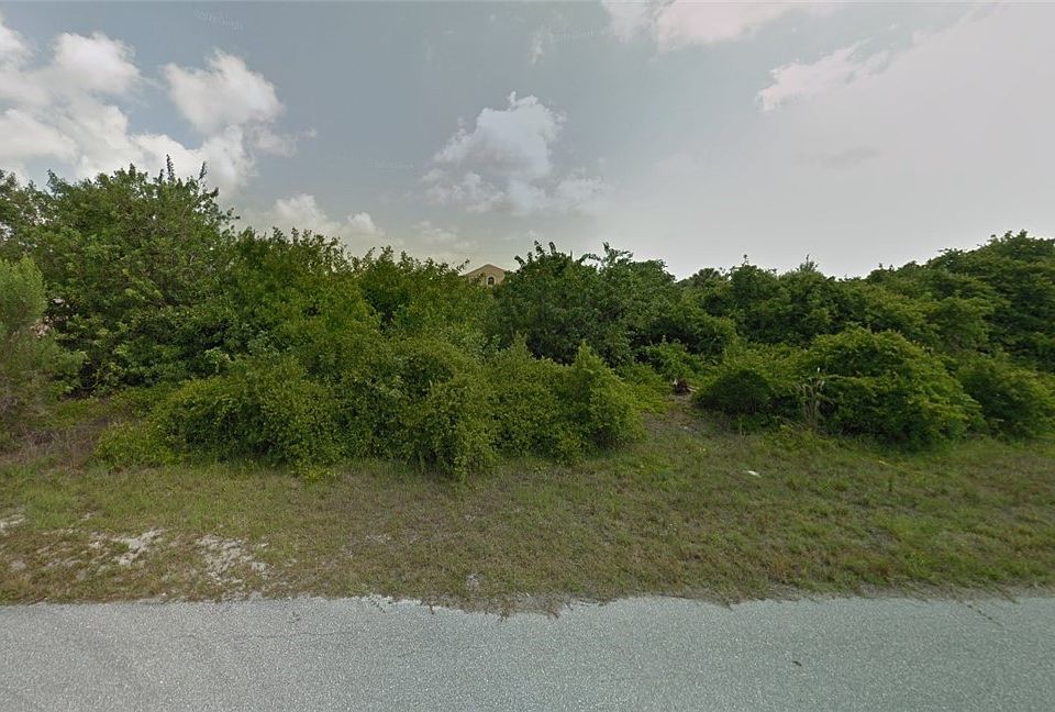1st image of 14327 Amestoy Ave