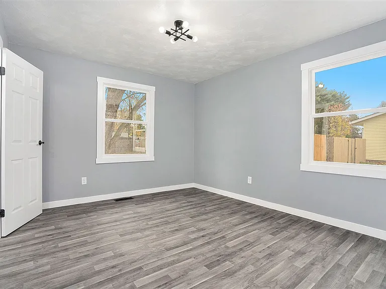19207 Tarman Rd — Photo 17