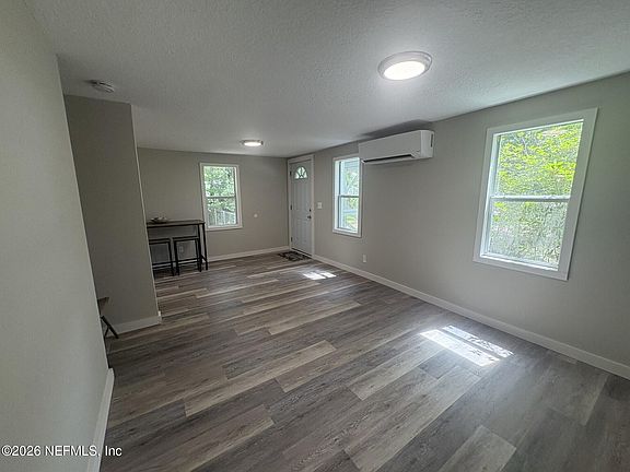 4th image of 109 GASKIN Road