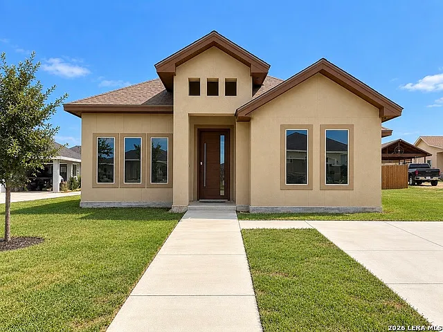 3 bed, 2.0 bath, 1564 sqft, $2,000 — Photo 1