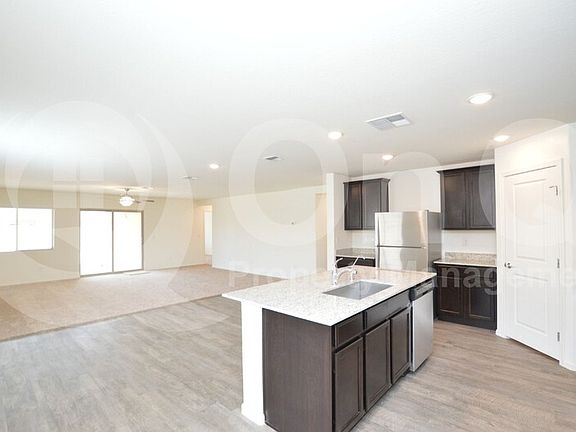 4th image of 1536 E Kendall Pl