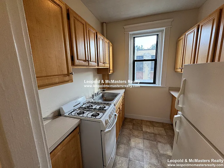 1124 Commonwealth Ave — Photo 41