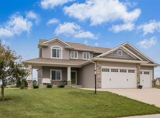 655 Penn Ridge Dr, North Liberty, IA 52317