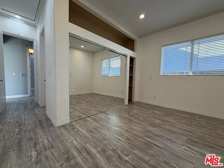 10006 Samoa Ave — Photo 15