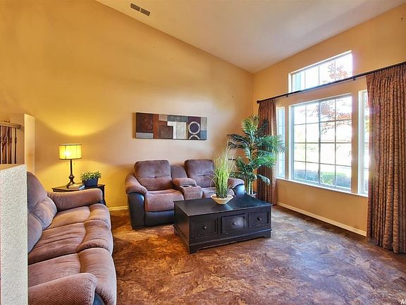 2nd image of 1208 Chablis Cir