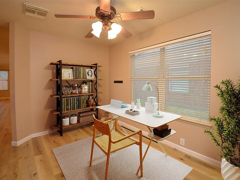 4818 King Hallow Ln — Photo 4