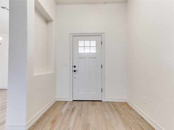 5th image of 7708 Woods Edge Way