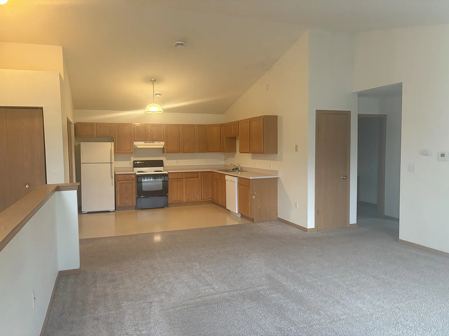 2 bed, 1150 sqft, $1,450 — Photo 2