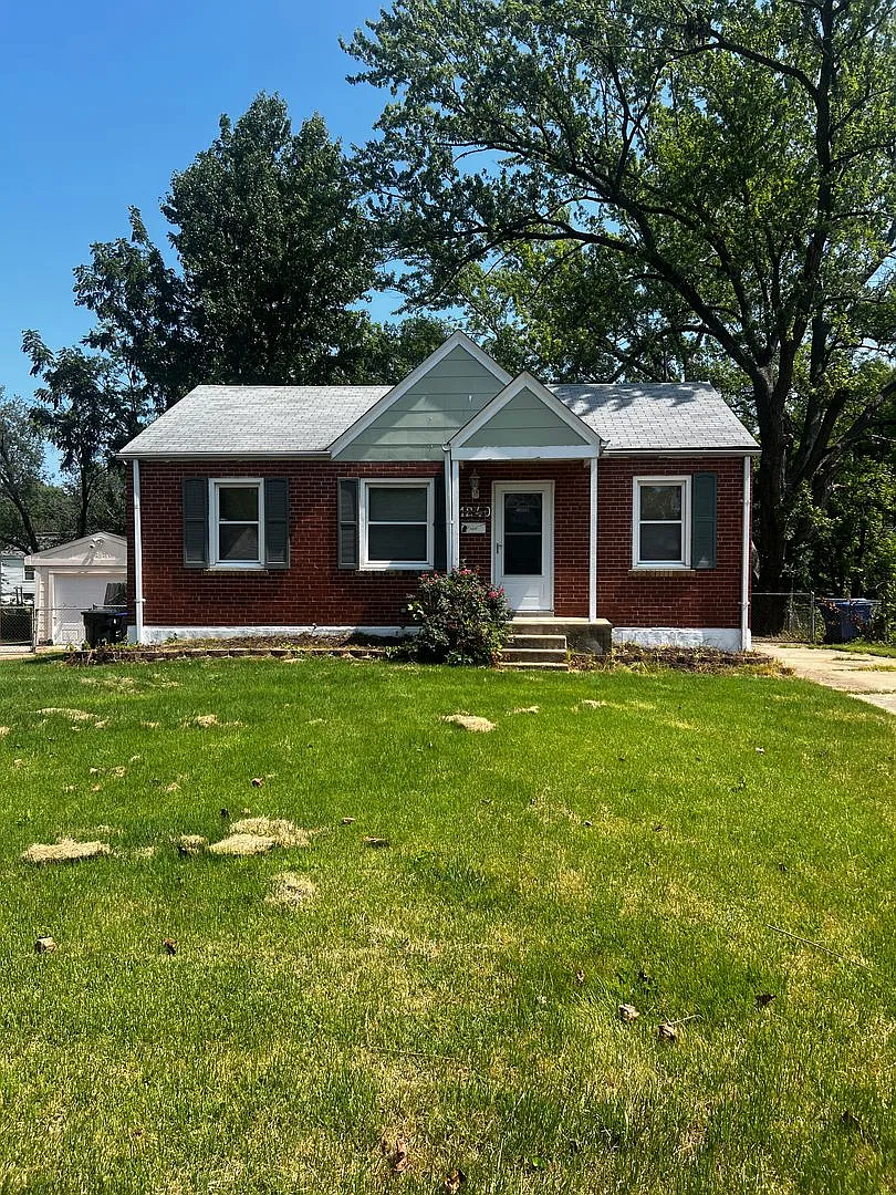 1240 Saint Mark Drive | Florissant 63031 — Photo 1