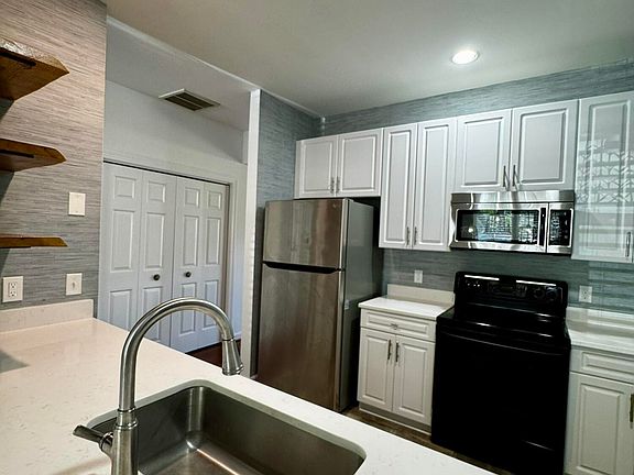 4th image of 5813 Wrightsville Ave APT 160