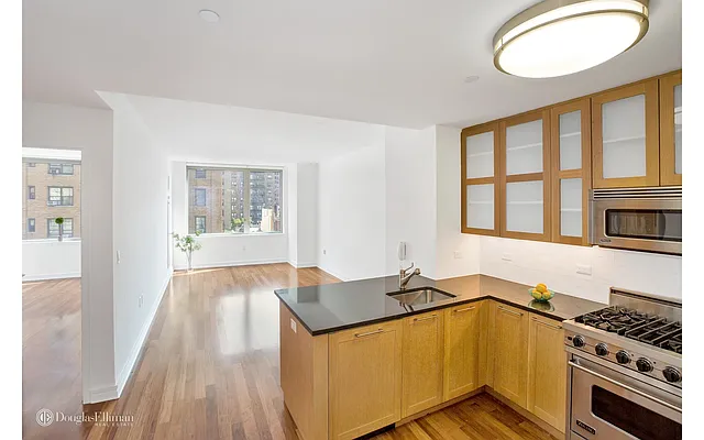 Rented by Douglas Elliman | media 22