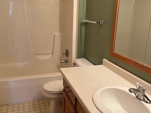 5th image of 3936 E River Dr
