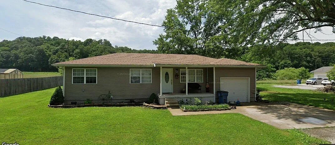 3 bed, 1000 sqft, $1,000 — Photo 1