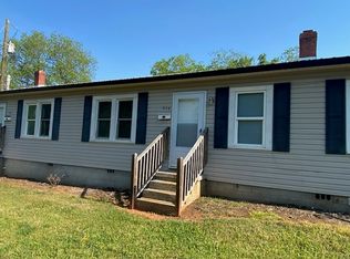 604 E C St #604, Newton, NC 28658