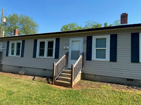 604 E C St #604, Newton, NC 28658