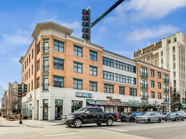 125 N Euclid Ave APT 206, Oak Park, IL 60301
