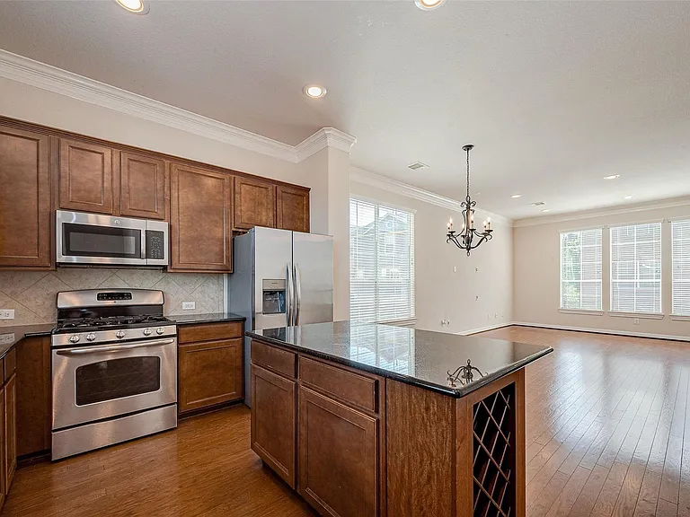 3302 Clearview Cir — Photo 18