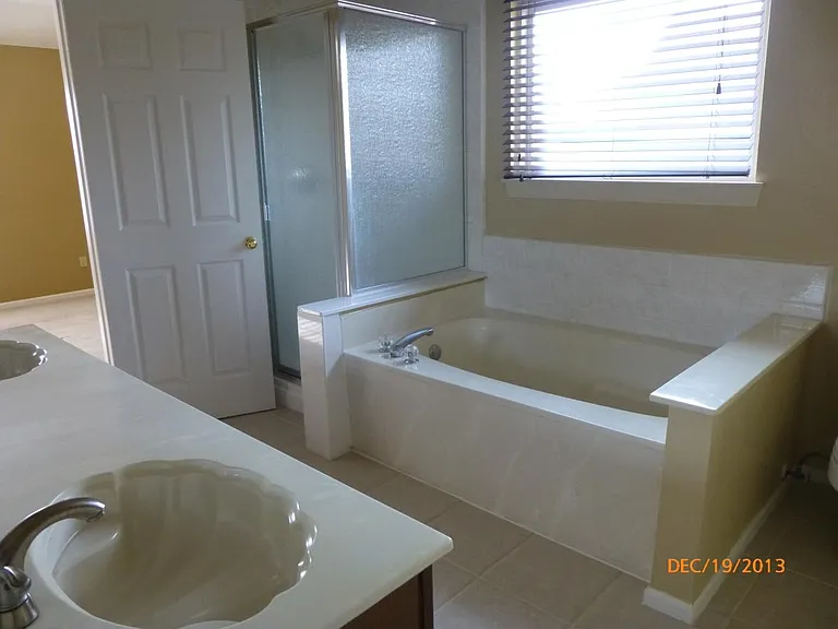 2548 Windchase Dr — Photo 8