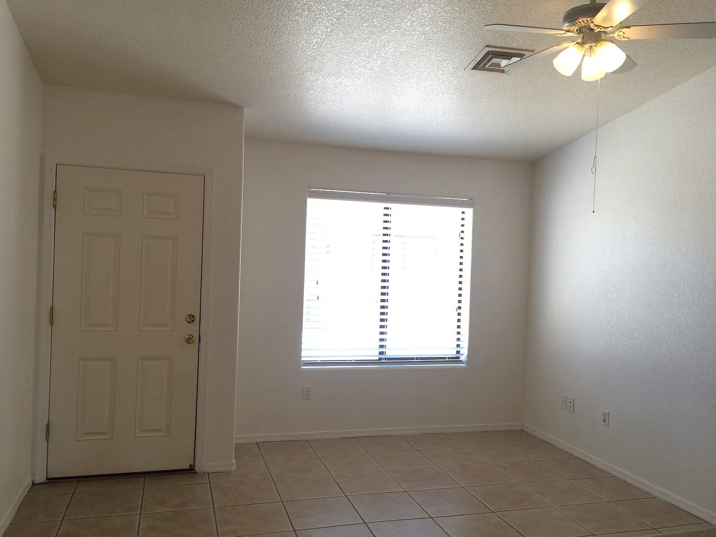 KEAR3350 — Photo 3