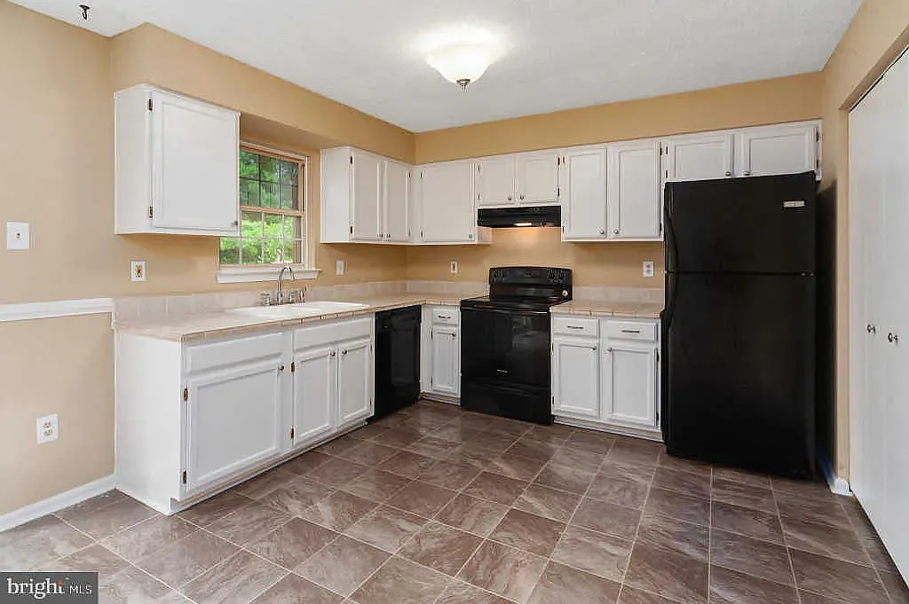 3 bed, 1550 sqft, $2,350 — Photo 2